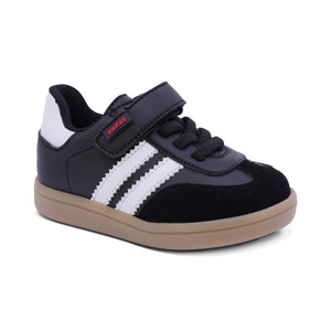 Tenis para niño preescolar color negro con franjas blancas y tira de contacto 134901