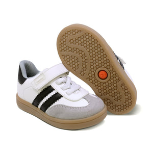 Tenis para niño preescolar color blanco con franjas negras y tira de contacto 134901