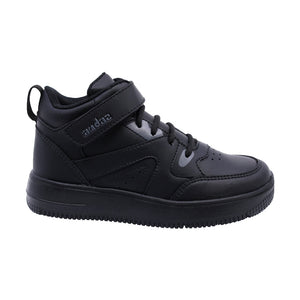 Tenis para niño color negro con agujeta y tira de contacto. 139500