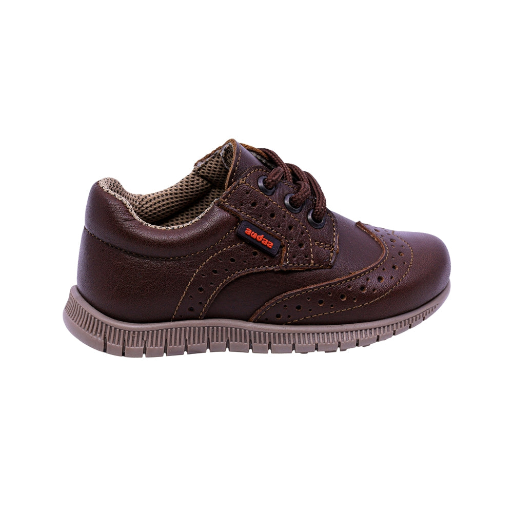 Zapato de piel para niño preescolar color café con agujeta 159302