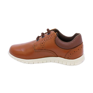 Zapato de piel para niño preescolar color café con agujeta y perforaciones decorativas 159303