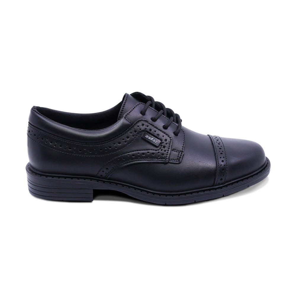 Zapato escolar de piel para niño color negro con diseño perforado 433804