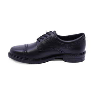Zapato escolar de piel para niño color negro con diseño perforado 433804