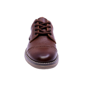 Zapato de piel para niño color miel con agujeta y detalle en la puntera 435503