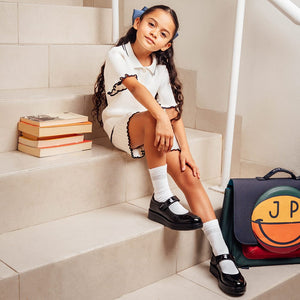 Zapato escolar de charol para niña color negro con tira de contacto 54906