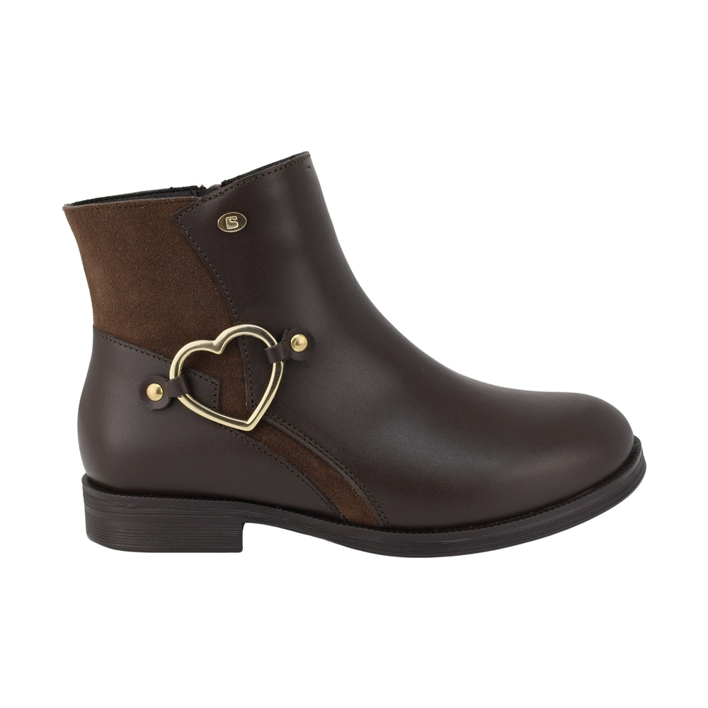 Botas de piel para niña color café con herraje de corazón y cierre lateral 92319