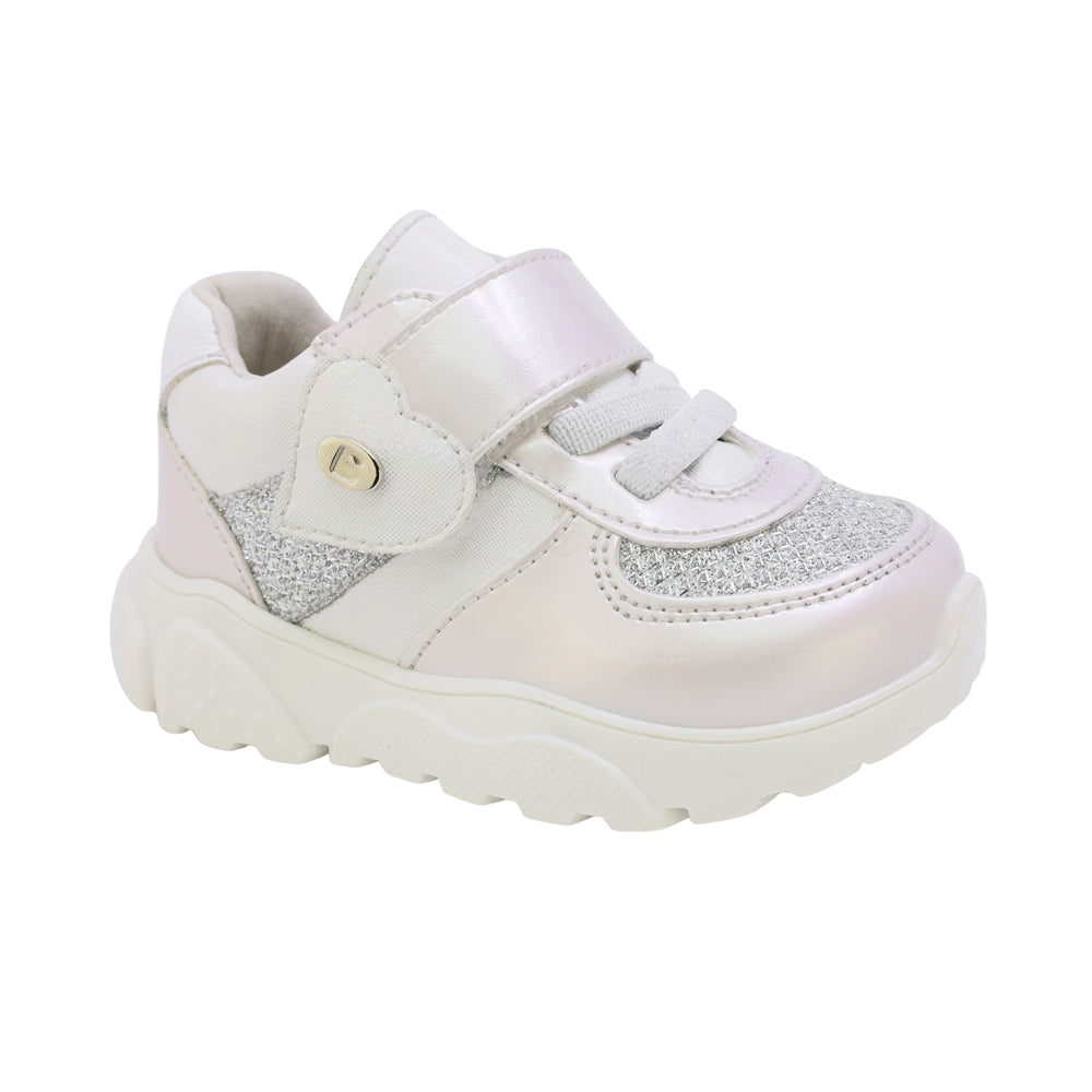 Tenis para bebé niña color perla con tira de contacto y corazón 955702