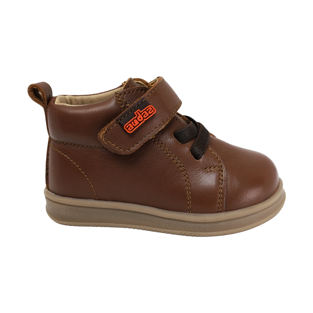 Botitas softy de piel para bebé niño color café con agujeta elástica y tira de contacto 956306