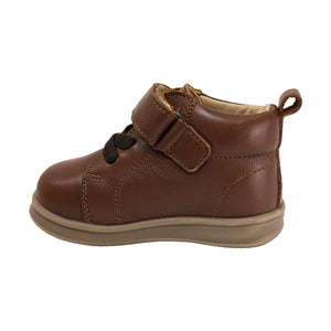 Botitas softy de piel para bebé niño color café con agujeta elástica y tira de contacto 956306